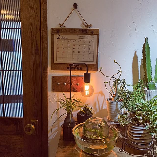 On Walls,カレンダー,DIY,ディスプレイ,カフェ風,カフェ風インテリア,木製家具,カフェ雑貨が好き,観葉植物,イベントに参加します♡,イケア　照明 milkyの部屋