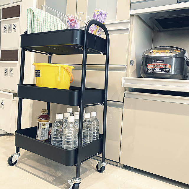 ペールグリーン,炊飯器置き場,カップボード,アレスタ,LIXILキッチン,キッチン,ストック収納,ワゴン,パントリー,夏のスペシャルクーポン,RoomClipショッピング,ステイホームだけど楽しく,おうち時間,こどものいる暮らし,暮らしを楽しむ,いいね！ありがとうございます♪,ステイホーム,Kitchen miyu-15の部屋