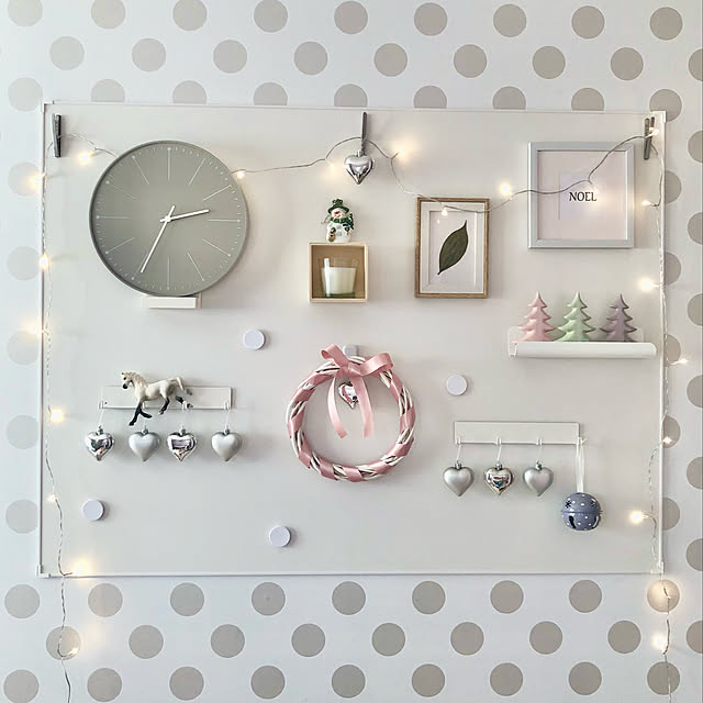 LEDライト,ダイソー,リース,Living Deli,シンプルクリスマス,クリスマスディスプレイ,タナデコミニ,マグネボタン,LIXIL,アクセントボード,レムノス　dandelion,レムノス,掛け時計,On Walls Denchanの部屋