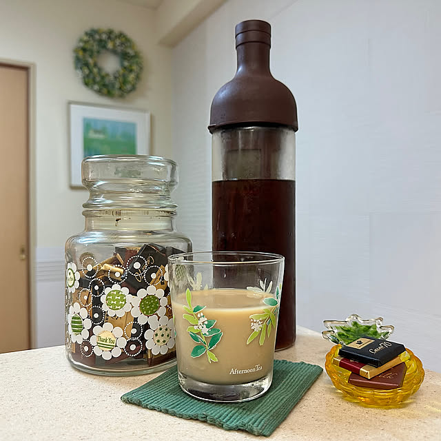 複数枚投稿,ハリオ フィルターインボトル,パイナップル型の器,セリアのガラス器,森永カレ・ド・ショコラ,アフタヌーンティーのグラス,ターナーガラスペイント,フィルターインコーヒーボトル,アイスコーヒーはじめました,シールでリメイク,アデリア　花まわし,Kitchen,アデリア保存容器,HARIOフィルターインボトル mizucchiの部屋