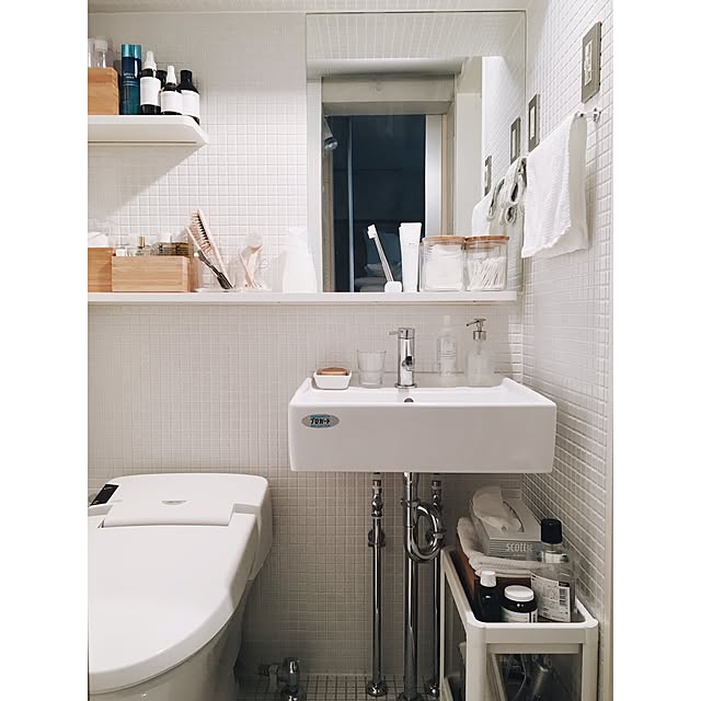 Bathroom,バスルーム,less is more,IKEA,一人暮らし,賃貸でも諦めない！,除菌スプレー,Small space living,サニタリー,大掃除,モザイクタイル,洗面所 aikovskyの部屋