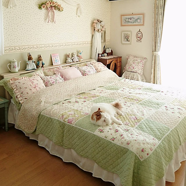 Bedroom,寝室,フレンチカントリー,ベッドルーム,メルヘンカントリー,ロマンチックカントリー,花柄キルト,花柄,花柄が好き,パステルグリーン,パステルカラー,物語のある暮らし,物語に憧れる chururiの部屋