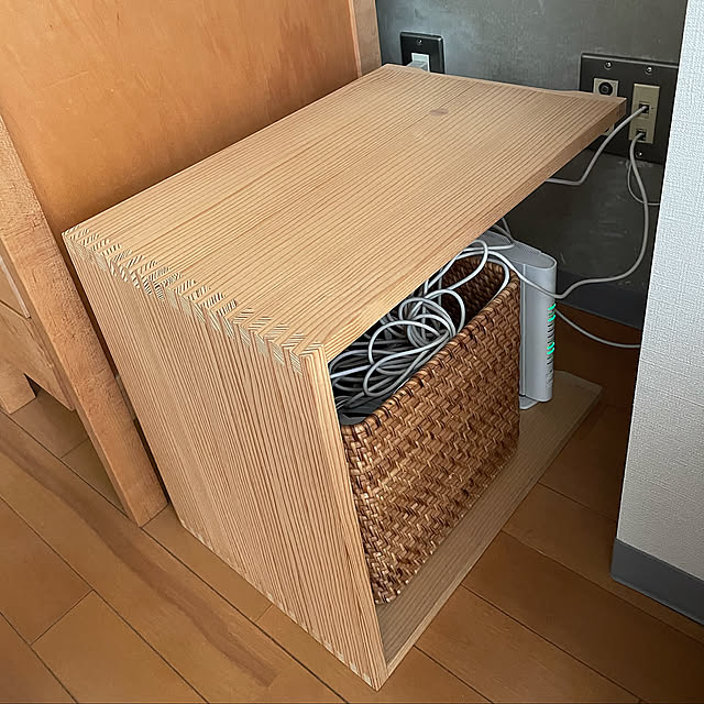 ウルムスツール,ラタンボックス,コード収納,イベント参加,マンション暮らし,一人暮らし,無印良品,My Desk nukularaの部屋