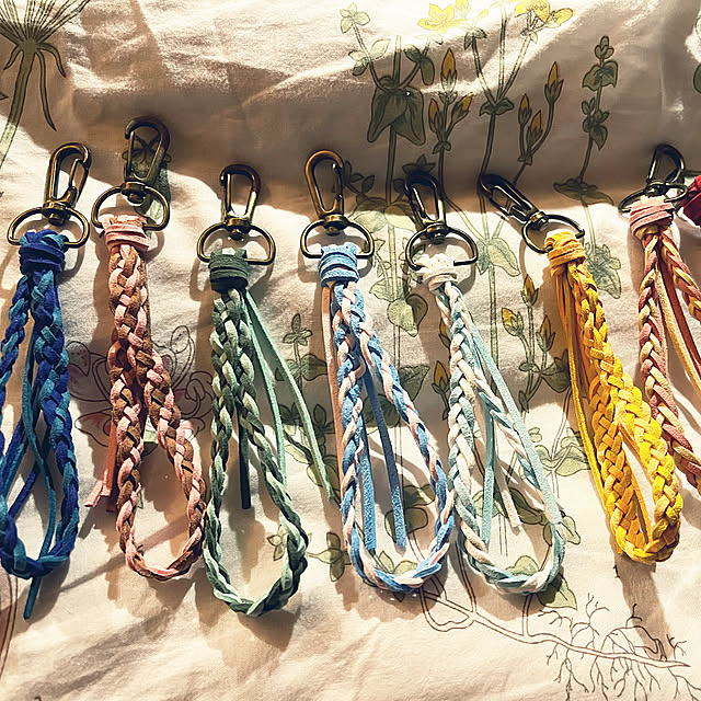 革紐ストラップ,ストラップ,キーホルダーハンドメイド,DIY saya.hayaの部屋