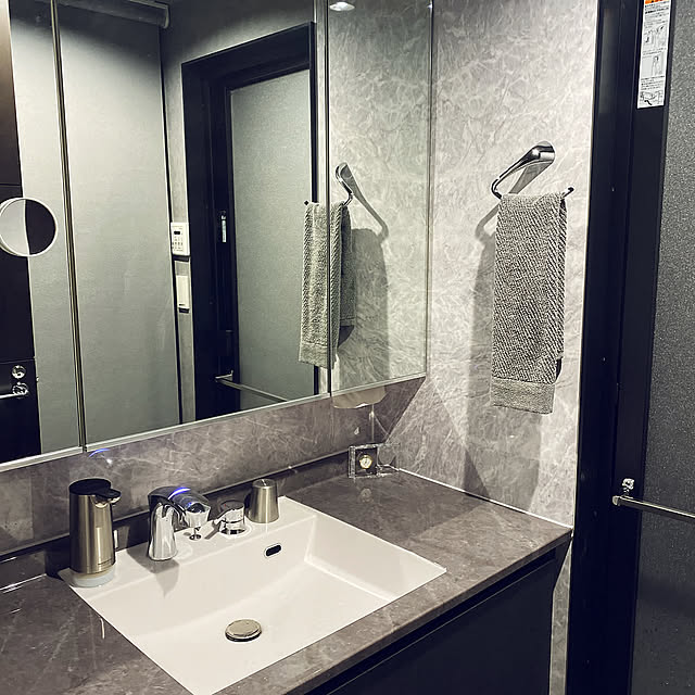 リクシル洗面台,LIXIL 洗面台,ホテルライク,グレーインテリア,Bathroom Yarisの部屋