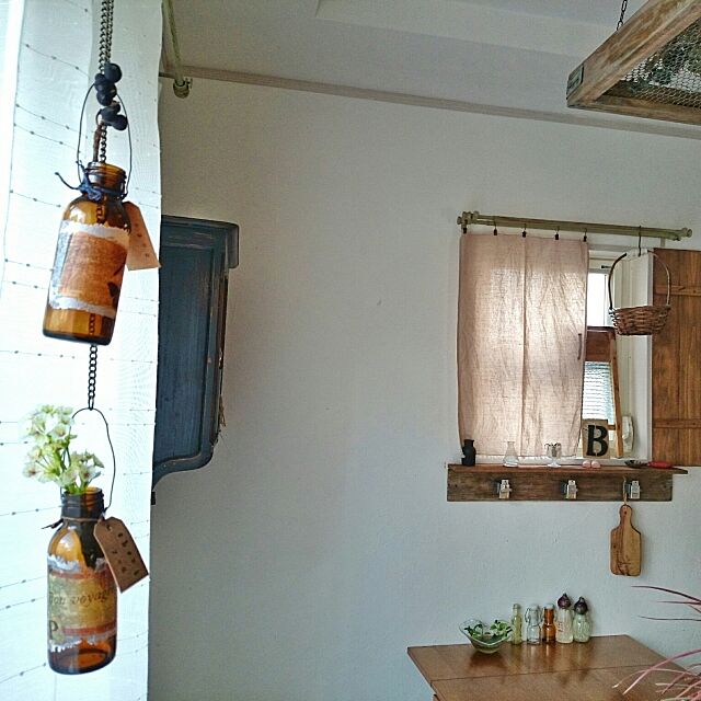 On Walls,窓下棚DIY,鎧戸風,ダイニング,リメ瓶,poncocoberryちゃんのリメ瓶 m-chocoの部屋