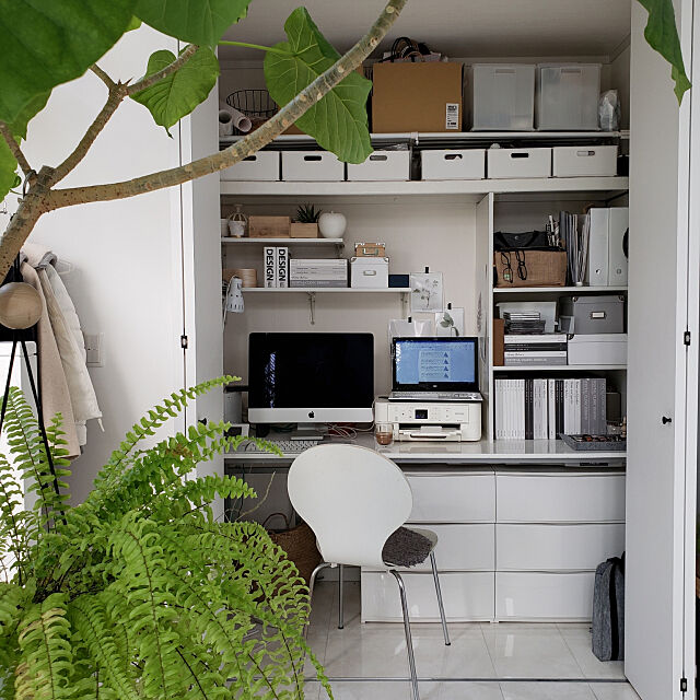 My Desk,クローゼット,パソコンデスク,ig→mimt38,ハンドメイド,DIY,モノトーンナチュラル,観葉植物,グレーインテリア mi-の部屋