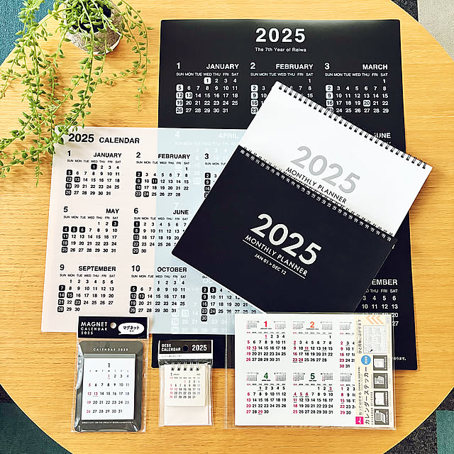 My Desk,カレンダー,セリア,ダイソー,プチプラ,モノトーン好き,シンプル kaerunoameriの部屋