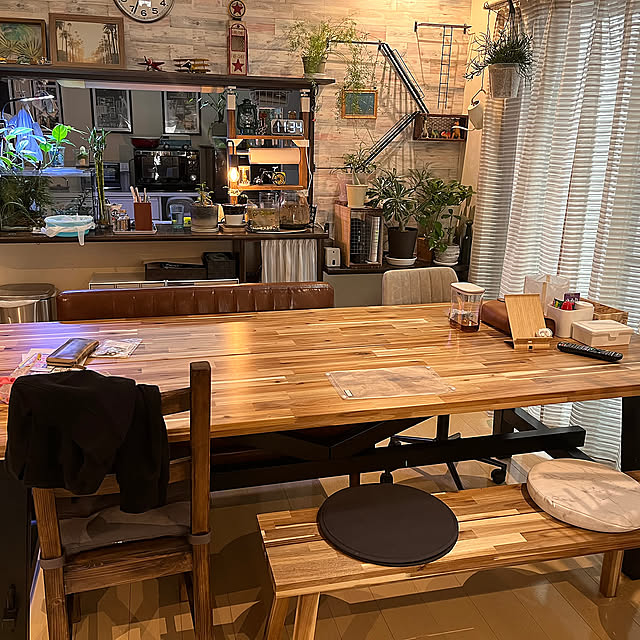 Lounge,ダイニングテーブル,ベンチ,イケア,イケア購入品,テーブル,リビングダイニング,リビングテーブル,観葉植物,IKEA,スコグスタベンチ,スコグスタ 3roomの部屋