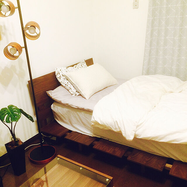 Bedroom,セミダブルベッド,ニトリのベッド,一人暮らし,6畳,賃貸,築古 cocoの部屋