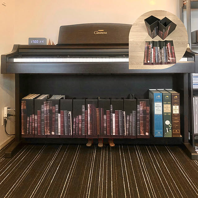 洋書柄,ピアノの下,洋書棚風,ファイルボックス,ダイソーリメイクシート,リメイク,RCの皆さまに感謝♡,On Walls,タイルカーペット up0524の部屋