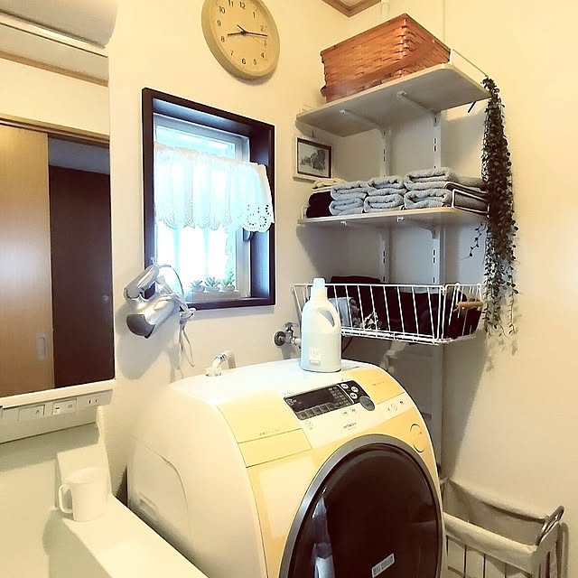 Bathroom,洗濯機上収納,イベント参加,中古住宅,平屋暮らし,ekans,ランドリーラック,スッキリ暮らしたい,ねこと暮らす。,皆様のあたたかさに感謝してます♡,見てくださってありがとうございます,黄ばみ洗濯機健在,狭い洗面脱衣所,暗いのよね…,8時13分頃,狭くてもスッキリと,daily no.3480 +CHIHARU+の部屋