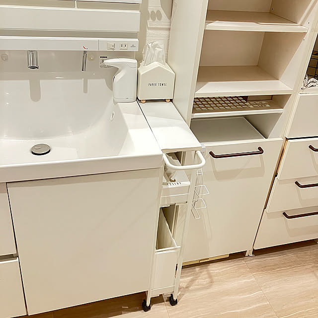 Bathroom,ティッシュBOX,脱衣所,洗面台,隙間ラック,隙間活用,ダイソー,100均,見て頂きありがとうございます⑅︎◡̈︎*,タイムライン回れてなくて、ごめんなさい。,かわいい♡,ホワイトインテリア,Room Clip mag掲載 miiの部屋