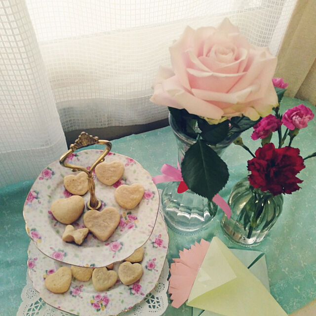 My Desk,おうちカフェ,バラ,カーネーション,ガラス花瓶,クッキー手作り,母の日,折り紙 neoyukikoの部屋