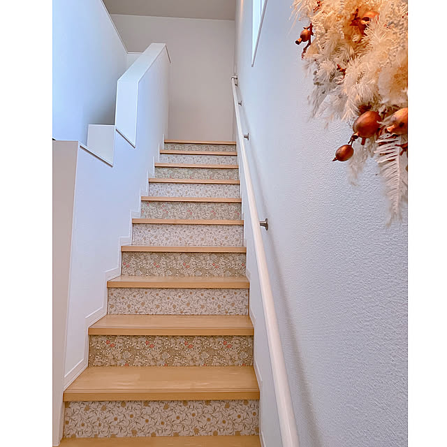 On Walls,モリス,北欧柄,階段リメイク,プチプラインテリア mikiの部屋