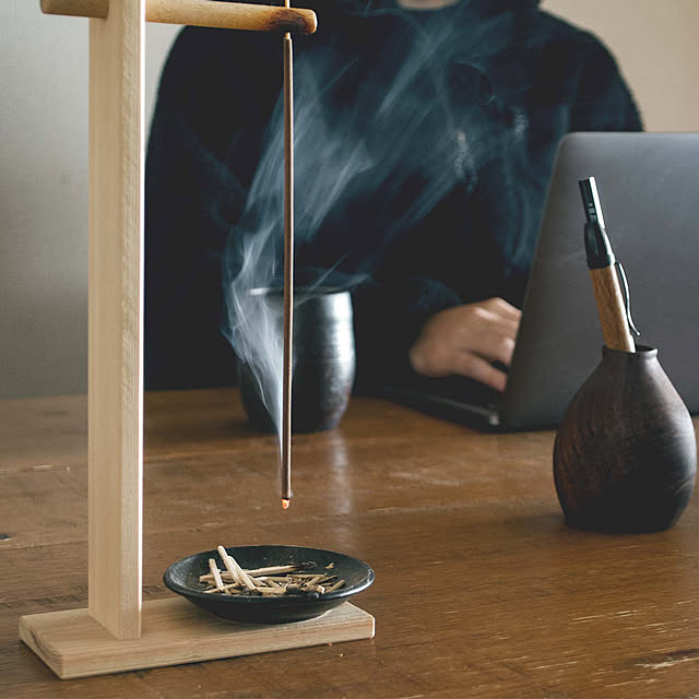 朝活,賃貸インテリア,木の雑貨,木のある暮らし,木製,DIY,DIYのある暮らし,暮らしの道具,木材,お香のある暮らし,お香立て,インセンス,APOTHEKE FRAGRANCE,My Desk masaの部屋