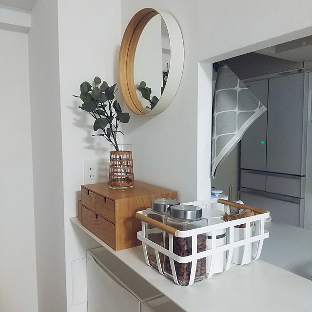 Kitchen,お気に入りのかご・バスケット,マンション暮らし,マンションインテリア,子どもと暮らす,子供のいる暮らし,北欧インテリア,幼稚園児,すっきり暮らしたい,テオリゼロミラー,ユーカリフェイク,IKEA,ACTUS,アクタスの花瓶,フラワーベース,キャニスター,ニトリ,トスカ tosca,キッチンカウンターの上,フェイクグリーン Sakuraの部屋