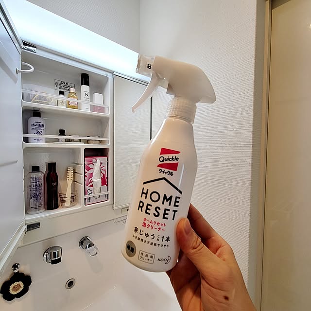 Bathroom,定番アイテム,ホームリセット泡クリーナー,2度拭き要らず,建売だけど心地よく,心地よく暮らす工夫,良い時間を過ごす,すっきりとした暮らし,定期的掃除,洗面台,洗面台周り,洗面台下収納,洗面台収納,結局これだった!,家じゅうこれ1本,クイックル,訪問ありがとうございます♡,コメントお気遣いなく♡,みなさんに感謝です♡ suzuの部屋