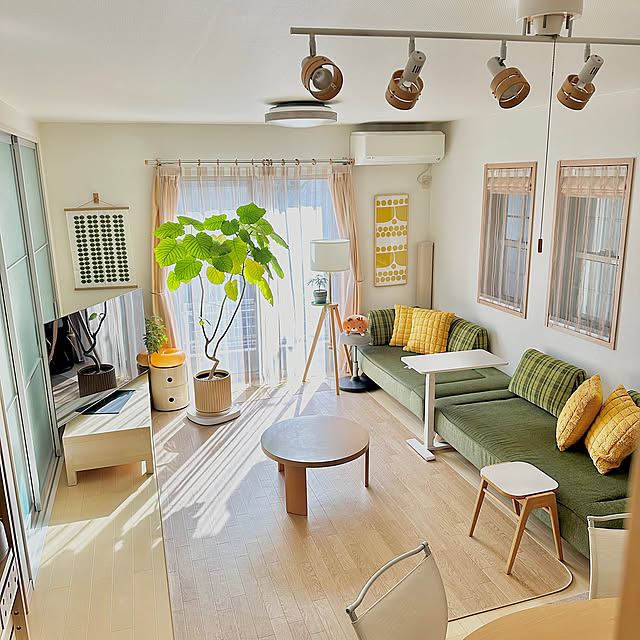 Lounge,カフェ風インテリア,ソファ,エバーフレッシュ,ウンベラータ,観葉植物,春の模様替え,ナチュラルインテリア,北欧ナチュラル,フロアランプ,IKEA miyuの部屋
