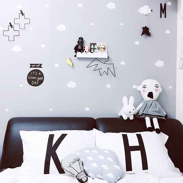 Bedroom,ミッフィー,リトルラブリーカンパニー,モノクロ,モノトーン,モノトーンインテリア,白黒,DESIGN LETTERS,Tiger Copenhagen,ruskea,Little Pop Studios,スターウオーズ,LILIPINSO,ラッキーボーイサンデー,squ+,クラウド,子供部屋化,Lilys Island,ウォールシェルフ,ウォールステッカー Mi-naHiの部屋