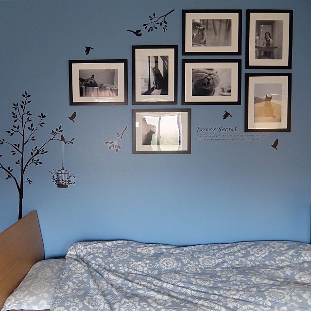 Bedroom,ウォールシール,ウォールステッカー,インテリア,白黒写真,写真飾り,写真,額,DIY,青い部屋,青い壁 goemonの部屋