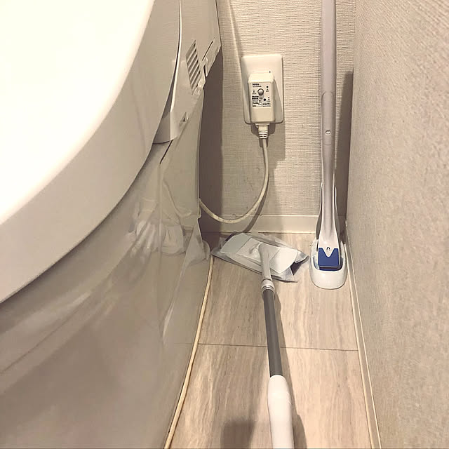 トイレインテリア,楽に掃除,RCインスタ,クイックル収納,クイックルワイパー,トイレの床,トイレクイックルミニワイパー,トイレ掃除,ホワイトインテリア,ナチュラルインテリア,淡色インテリア,子供と暮らす。,韓国インテリア,楽に家事したい,省スペース,Bathroom,トイレから失礼します,トイレクイックル,流せるトイレブラシ miitaの部屋