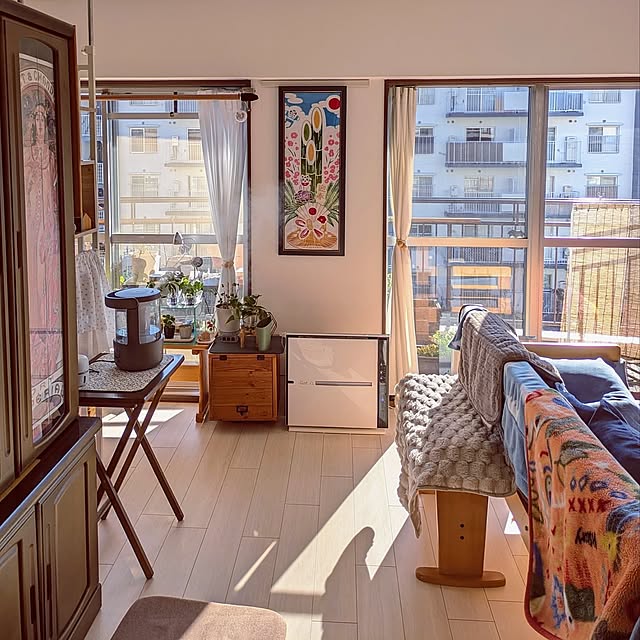 On Walls,窓,手ぬぐい,リビング,マンション,窓辺,冬,2LDK,ピクチャーレール,壁面ディスプレイ,マンション暮らし,玄関正面の壁,手ぬぐい額,お正月インテリア,昼下がり,冬休み,冬支度,年末年始,門松,招き猫,晴れ門松 mi-saの部屋