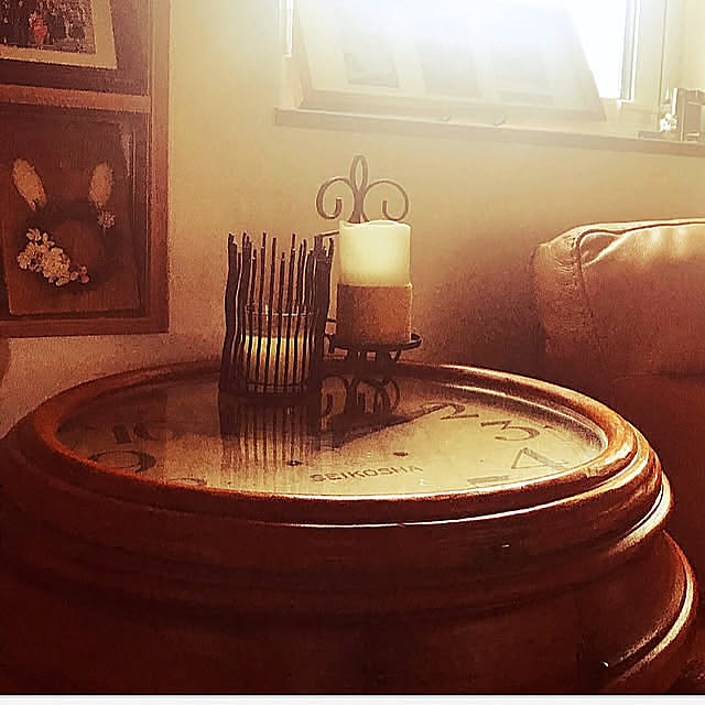 My Desk,古時計をリメイク,古時計のカフェテーブル,アンティーク家具,アンティークのある暮らし,テーブル,ハンドメイド,うさぎリース,ディスプレイコーナー,リビング,LEDキャンドルライト yukichi.wanwaの部屋