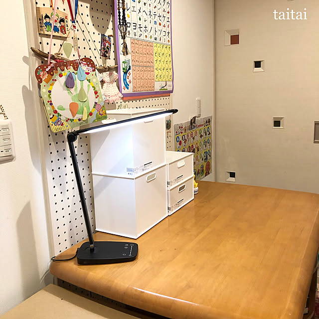ニトリダイニングテーブル,Nインボックス,インボックスタテハーフ,インボックスクォーター,ニトリインボックス,2019.11.27,有孔ボード,ニトリ2019子供部屋モニター,ニトリ,子供部屋,こどもと暮らす。,カラフルインテリア,カラフル,北欧,北欧インテリア,注文住宅,My Desk,勉強机 taitaiの部屋
