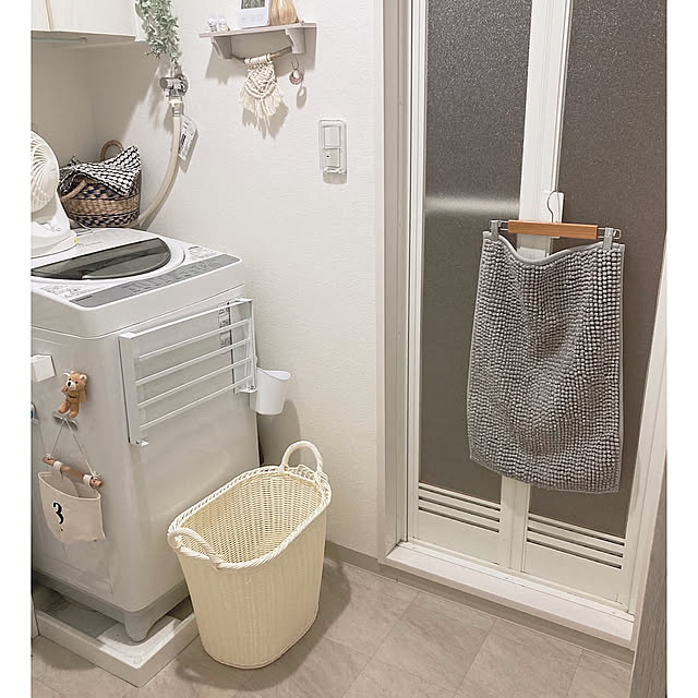 ホワイト×グレー,IKEA,バスマット,シンプル,いつもありがとうございます♡,いいね&フォローありがとうございます☆,子供のいる暮らし,Bathroom,洗濯機横マグネット折り畳み棚,tower,ホームコーディ,ランドリーバスケット,バスマットの干し方,グレー aiaiの部屋