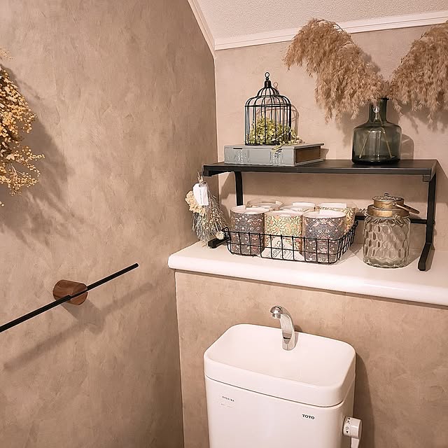 Bathroom,ナチュラルインテリア,パンパスグラス,ウィリアムモリス,トイレットペーパーホルダー,ハンドメイド,タオルバー,DIY,壁紙,リメイクシート,コンクリート風壁紙,北欧,ナチュラル,ディスプレイ棚,飾り棚,フェイクグリーン,吊り下げ収納,韓国インテリア,Instagramやってます,皆さんに感謝です(*˙˘˙*)ஐ,いつも見て下さってありがとうございます YUKKIの部屋