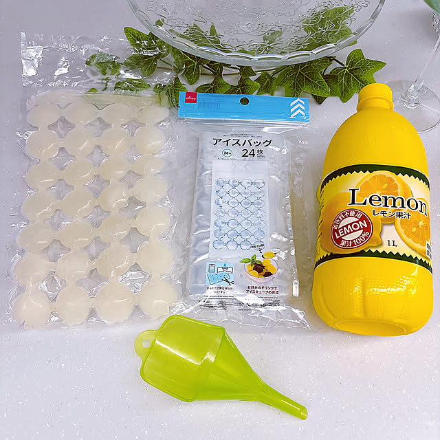 Kitchen,冷凍保存,レモン汁,ろうと,アイスバッグ,レモン,夏の暮らし準備,ダイソー,100均,白,一人暮らし,キッチン,夏,平屋,Daiso,タカラスタンダード,平屋暮らし,グリーン,フェイクグリーン tomatoの部屋