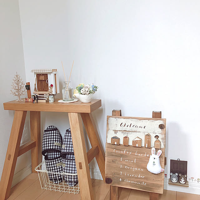 Chigusaさんの作品♡,モニターアシスタント、哀愁オジサマ♡笑,Sawaday香るStick,リードディフューザー,ルームフレグランス,穏やかな日常に感謝❁.*･ﾟ,ごちゃ混ぜｲﾝﾃﾘｱの会,何気ない日常に感謝❁⃘*.ﾟ,モニターお付き合いよろしくお願いします♡,いつもありがとうございます♡,マスカット＆リーフ,いいね♪ありがとうございます♡*.,めっちゃマスカット♡,笑顔ある日々でありますように✩*॰¨̮,香りに癒される♡,コメントお気遣いなくです⑅◡̈*,モニター当選ありがとうございます♡,素敵な出会いに感謝◡̈*♡.°⑅,aminamiんのミニチュア作品♡,Entrance,インテリアに馴染む,無印良品 ベンチ,スティックの本数で香りの強さ調節,No 笑 No Life◡̈♡ mangoの部屋