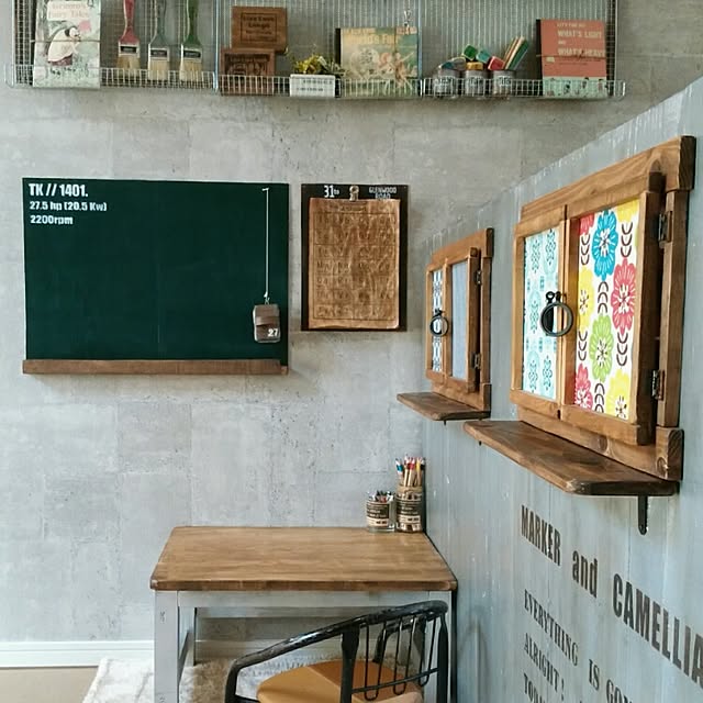 My Desk,DIY,男前,雪の宿系インテリア,knkちゃん♡,リメイク雑貨,壁紙はりかえ,コンクリート風壁紙,ブログよかったら見てみて下さい♩ macaの部屋