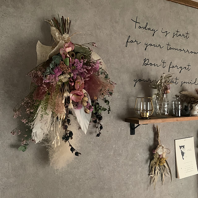 ドライフラワースワッグ,ウォールステッカー,ねこのいる暮らし,壁紙DIY,RCの出会いに感謝♡,コンクリート風壁紙,壁紙屋本舗さんの壁紙,ドライフラワー,On Walls keiの部屋