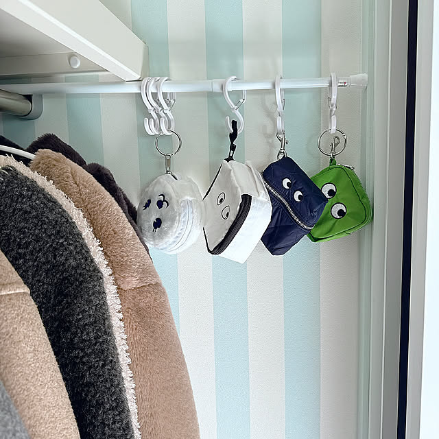 Bedroom,2,5センチの隙間,お出かけ用のエコバッグ,エコバッグの置場所,エコバッグ,ユニクロとアニヤハインドマーチ,少しの隙間にも収納を(笑),少しの隙間,S字フック+つっぱり棒,S字フック活用法,S字フック,突っ張り棒活用,突っ張り棒,和室のクローゼット,和室4.5畳,和室のある暮らし,和室,デッドスペース,自己満足,自己満,すっきり暮らしたい,シンプルに暮らしたい,シンプルインテリア,シンプル,楽しいを楽しむ miyuの部屋