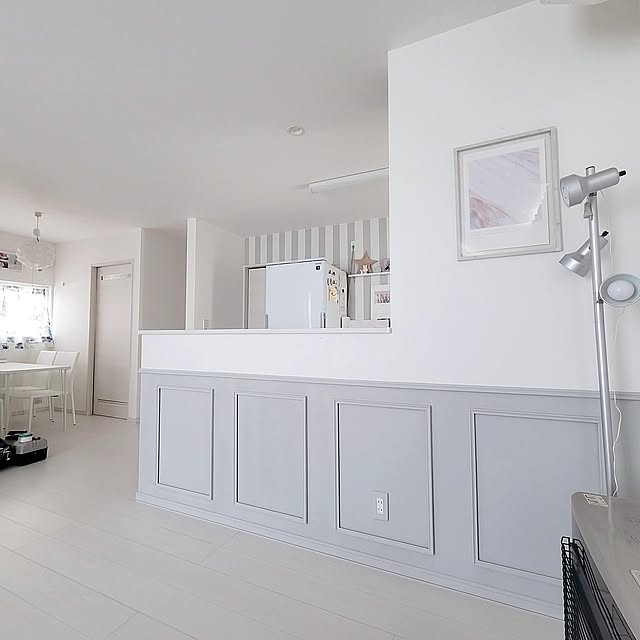 Kitchen,ダイニング,インテリア,リフォーム,ホワイトインテリア,狭小住宅,リノベーション,小さいお家,白グレー,LIXIL,小さいおうち,グレーインテリア,白い家,ホワイト×グレー,家族で暮らす,心地よい暮らし,家族の時間,暮らしを整える,モールディング,モールディングDIY,腰壁,腰壁DIY,DIY samarunの部屋