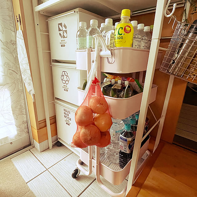 Kitchen,ロースコグワゴン,ロースコグ,IKEA,野菜収納,キッチン横の土間,勝手口のある土間,伸縮式ペール上ラック,山善くらしのeショップ,山善,ストック置き場,ストック収納,ペットボトル収納,わが家のキッチン,すっきり暮らしたい,すっきり暮らす wakaba223の部屋