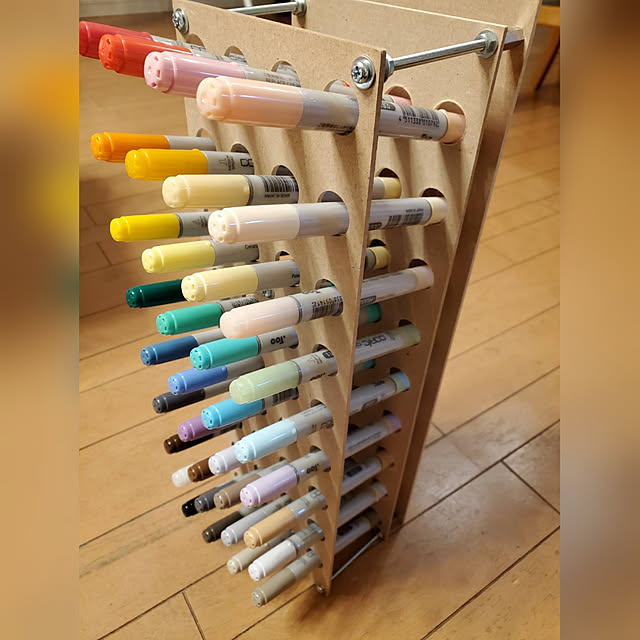 copic,コピックチャオ,コピック収納,ペンスタンドdiy,収納,ペン立て,DIY,文具収納,MDF材,長ネジ,長ねじ,ロングボルト,長ネジ棚,ボルトラック,コピック ,My Desk vinn456の部屋