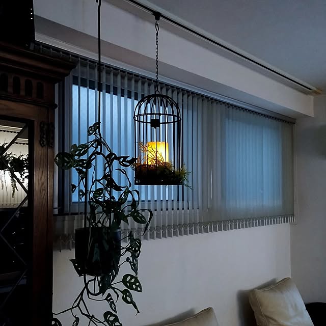 On Walls,天井,マドカズラ,LEDキャンドル,鳥籠アレンジ,IKEA,バーチカルブラインド,Nichibeiブラインド,ライティングレール jinの部屋