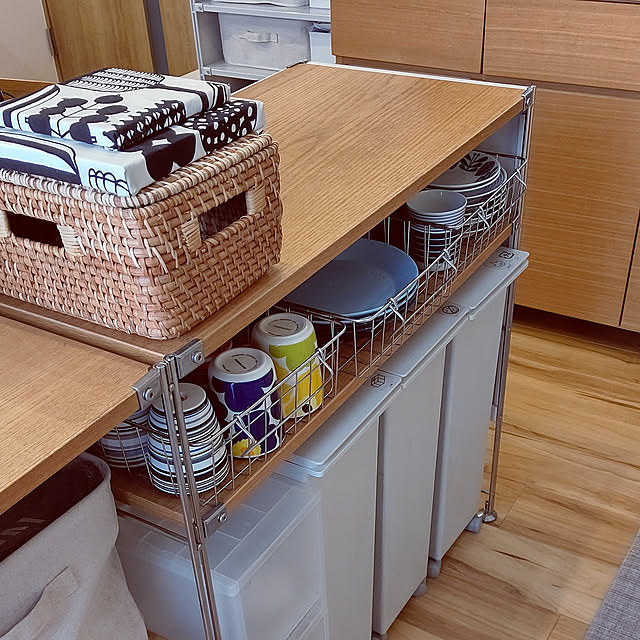 Kitchen,オープンラック,スチールユニットシェルフ,無印良品,キャビネット,リノベ？リフォーム？,築古マンション,床シュガーメイプル,マグカップ,origo,オリゴマグ,ティーマ プレート,イベント参加中,イベント大好き,キッチンカウンター,ズボラー,放り込むだけ収納,ラタンバスケット,ニトリ,マリメッコマグ,マリメッコ ファブリックパネル,ソフトボックス,オーランド,Panasonic建具,波佐見焼き,北欧食器,3COINS,シンデレラフィット,2021.5.10,Dairy RoomClip掲載,カゴ収納,イベント受賞しました♡,イッタラ,収納,食器,ごみ箱,ダストボックス,北欧,マリメッコ,ウニッコ,わたしの愛用品,キッチン収納,キッチン雑貨,お気に入りの柄 hihaの部屋