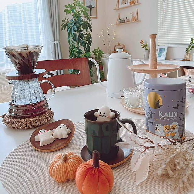 Kitchen,オバケマシュマロ,コーヒータイム,カルディのキャニスター缶,カルディ,ハロウィン,ホワイトインテリア,ナチュラルインテリア,かぼちゃ,グリーンのある暮らし,すっきり暮らしたい,いつもいいね♡コメありがとうございます♡,猫と暮らす,のちほどゆっくりお邪魔します☆,ダイソー Miyu_の部屋