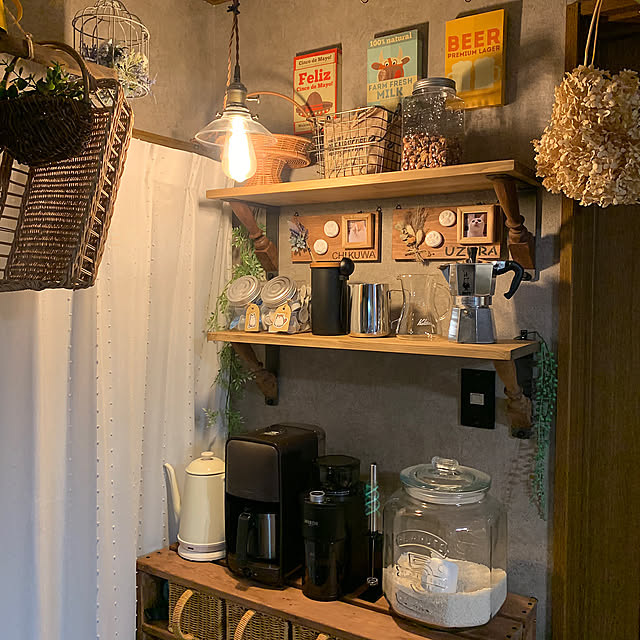 My Shelf,セリア,間接照明,壁紙DIY,ビアレッティ,マキネッタ,コーヒーのある暮らし,カフェコーナーに憧れる,ディスプレイコーナー,ダルトンガラスジャー,noahさんのイラスト,ウォールシェルフDIY keiの部屋