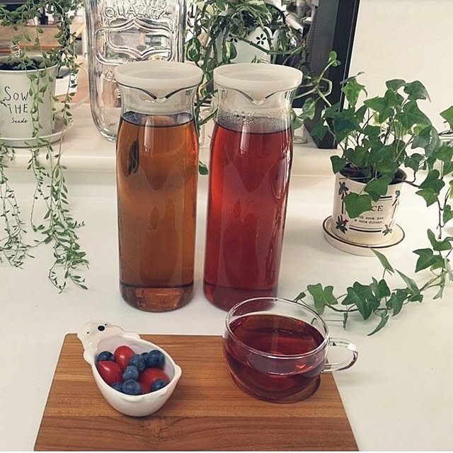 Kitchen,ピッチャー,耐熱ガラスピッチャー,無印良品,ルイボスティー,麦茶,ミニトマト,ブルーベリー,庭の収穫物,夏,アイビー,癒し,癒しの空間,お気に入り,季節を感じる暮らし,２枚投稿 ku-garnet18の部屋