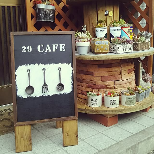 Entrance,端材,フェイク仲間☆,多肉寄せ植え♥︎,インスタと同じpic,多肉寄せ植え,ガーデニングDIY,端材利用,端材消費,リメ缶♡,多肉植物,ガーデニング初心者,黒板風,RC三重支部,ダイソー,飯盒に多肉寄せ植え♡,セリア新商品 LittleMyの部屋