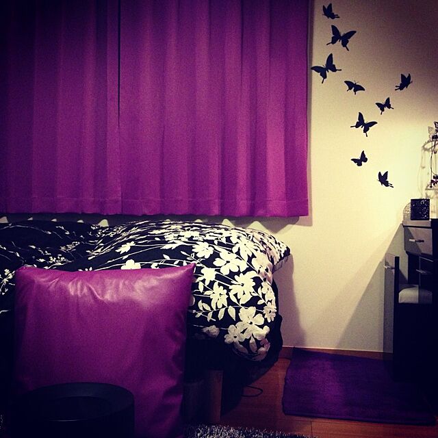 Lounge,カーテン,クッション,紫,パープル,黒と紫 megukoの部屋
