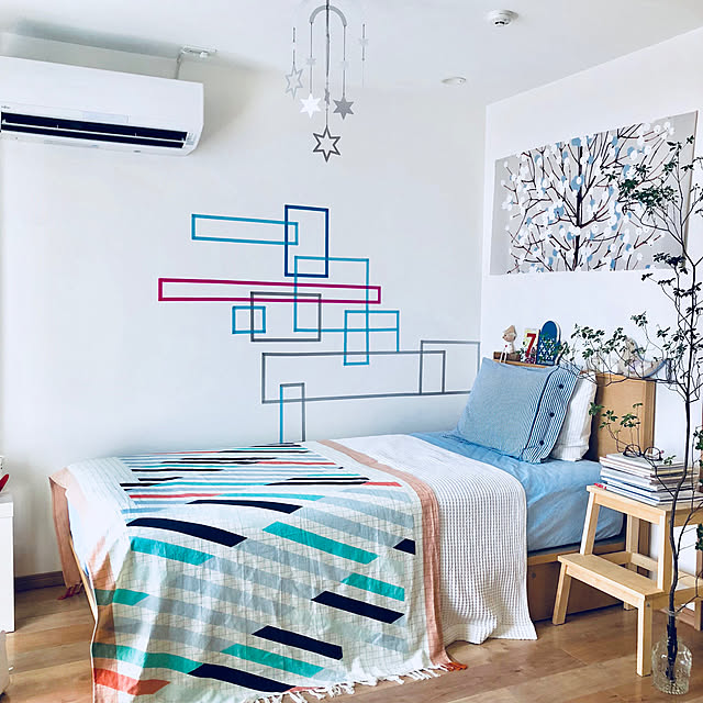 Bedroom,無印良品寝具,FUJITSU エアコン,marimekko ファブリックパネル,marimekko,マリメッコファブリックパネル,マリメッコ 生地,モビール,寝室,模様替え,北欧好き,暮らし,貼るだけ DIY,マステ,DIY,マスキングテープ,マステアート,貼るだけ,これさえあれば、わたしの部屋,爽やか,マステ壁,ドウダンツツジ,夏に向けて,壁の飾り,北欧テイスト,カラフル,RoomClipドラマ化,aarikkaモビール,mapoesie カバー,リネン,mapoesie,サイドテーブル YYの部屋