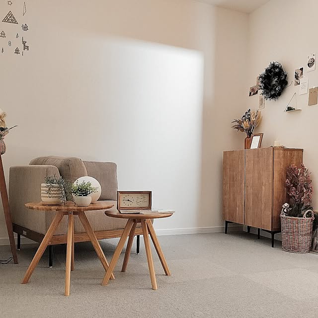 サイドテーブル,RoomClipショッピング,おうち見直し企画,すっきり暮らしたい,my room,自分の部屋,ナチュラルインテリア,シンプルインテリア,好きなものに囲まれて暮らす,ソファーのある暮らし,雑貨のある暮らし,雑貨大好き♡,ドライフラワーのある暮らし,すきなもの♡,Bedroom oomiの部屋