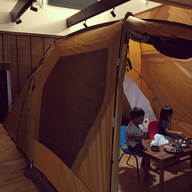 吹抜けリビング,ロゴス,テント,キャンプ,吹抜け梁,Lounge natsu-orangeの部屋
