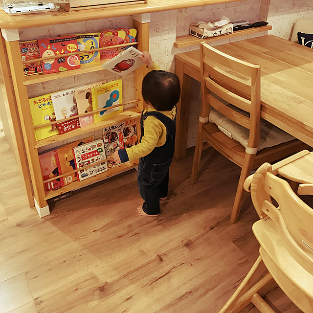 Kitchen,DIY,ナチュラル,本棚,絵本棚,木のぬくもり,子供がいる家,ディアウォール,キッチンカウンター下収納,キッチンカウンターの下,ティッシュ収納,ティッシュケース,ニッチ,絵本棚DIY,絵本収納,ダイニングテーブル＆チェア gajyumaruの部屋